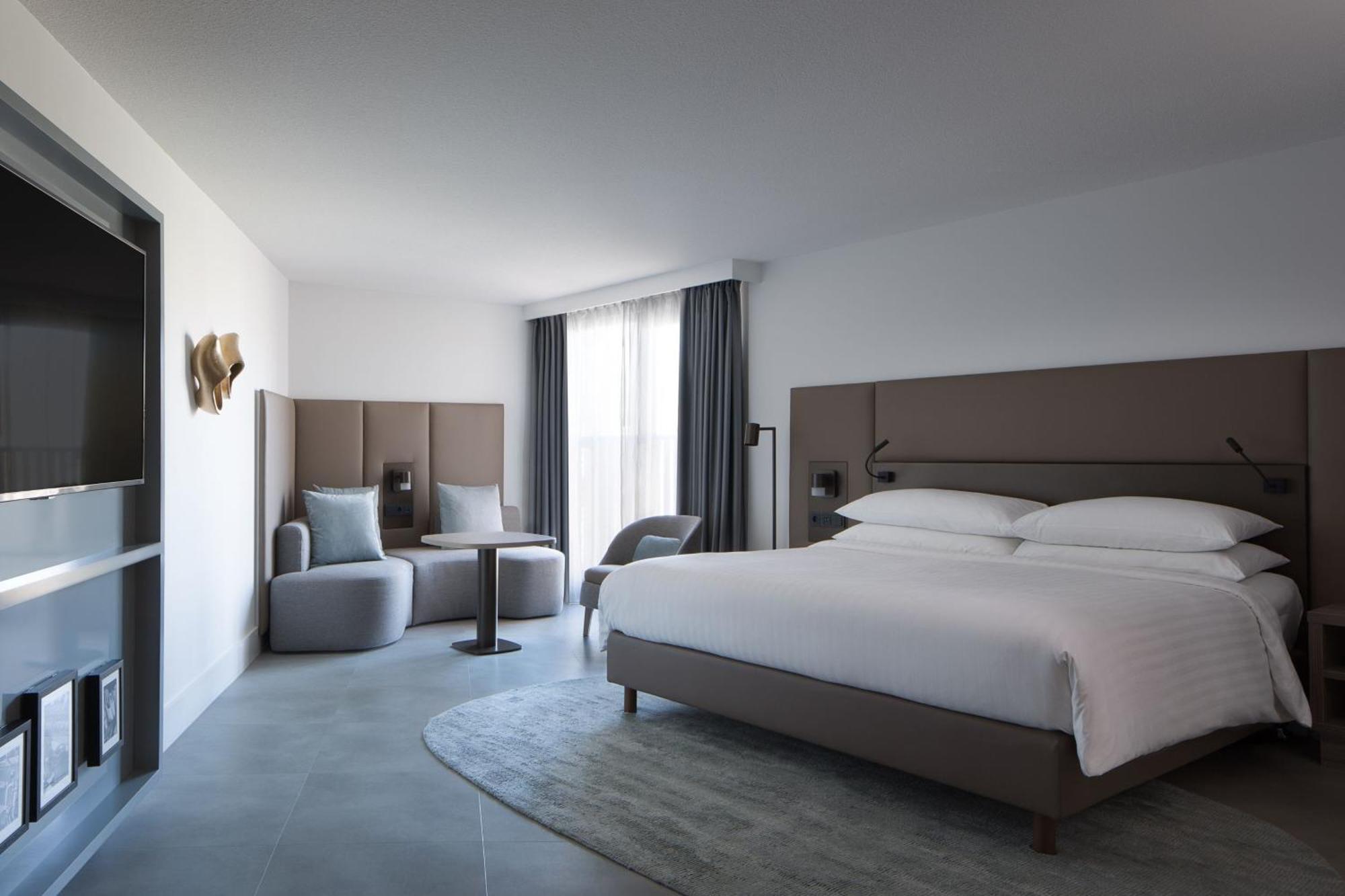 فندق ماريوت أمستردام المظهر الخارجي الصورة A guest room at the hotel